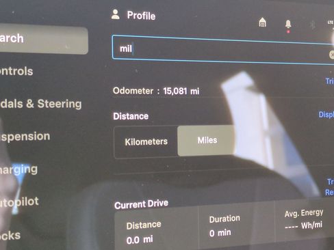 Used 2021 Tesla Model S Plaid image 21