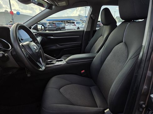 Used 2022 Toyota Camry LE w/ Carpet Mat Package (TMS) FWD image 10