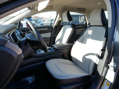 Used 2020 Ford Fusion SE w/ Equipment Group 151A image 14