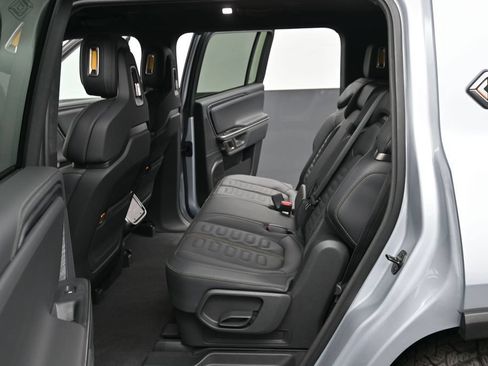 Used 2023 Rivian R1S Adventure AWD/4WD image 12