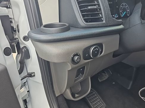 New 2025 Ford Transit 250 148 Medium Roof image 23