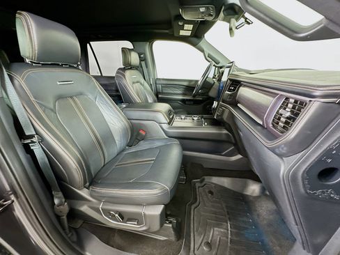 Used 2022 Ford Expedition Platinum image 34