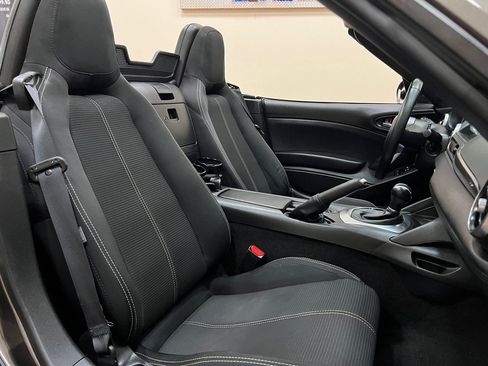 Used 2017 FIAT 124 Spider Classica RWD image 29