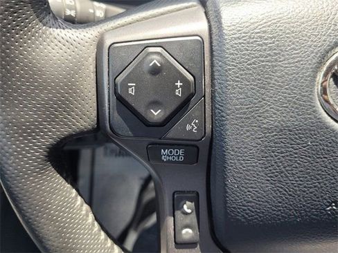 Used 2018 Toyota Tacoma TRD Sport w/ Technology Package RWD image 15
