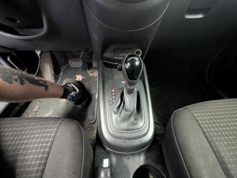 Used 2012 Kia Soul FWD image 35