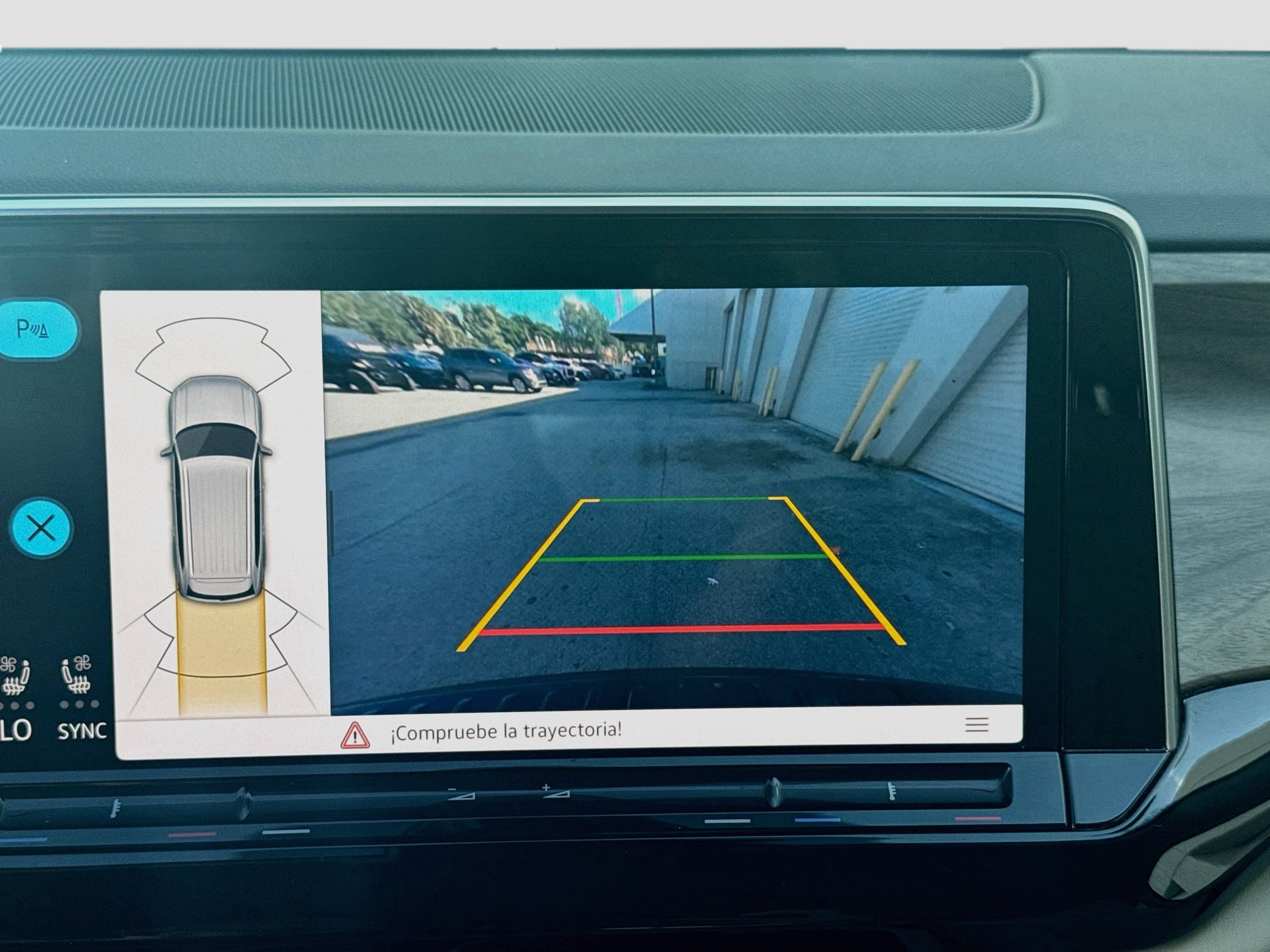 Certified 2024 Volkswagen Atlas SE FWD image 13