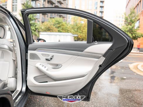 Used 2017 Mercedes-Benz S 550 4MATIC Sedan image 48