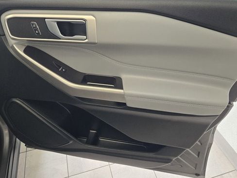 Used 2023 Ford Explorer XLT w/ Equipment Group 202A image 3