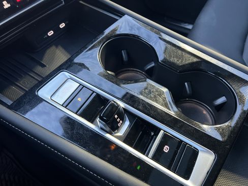 Certified 2025 Volkswagen Atlas SE w/ Panoramic Sunroof Package image 23