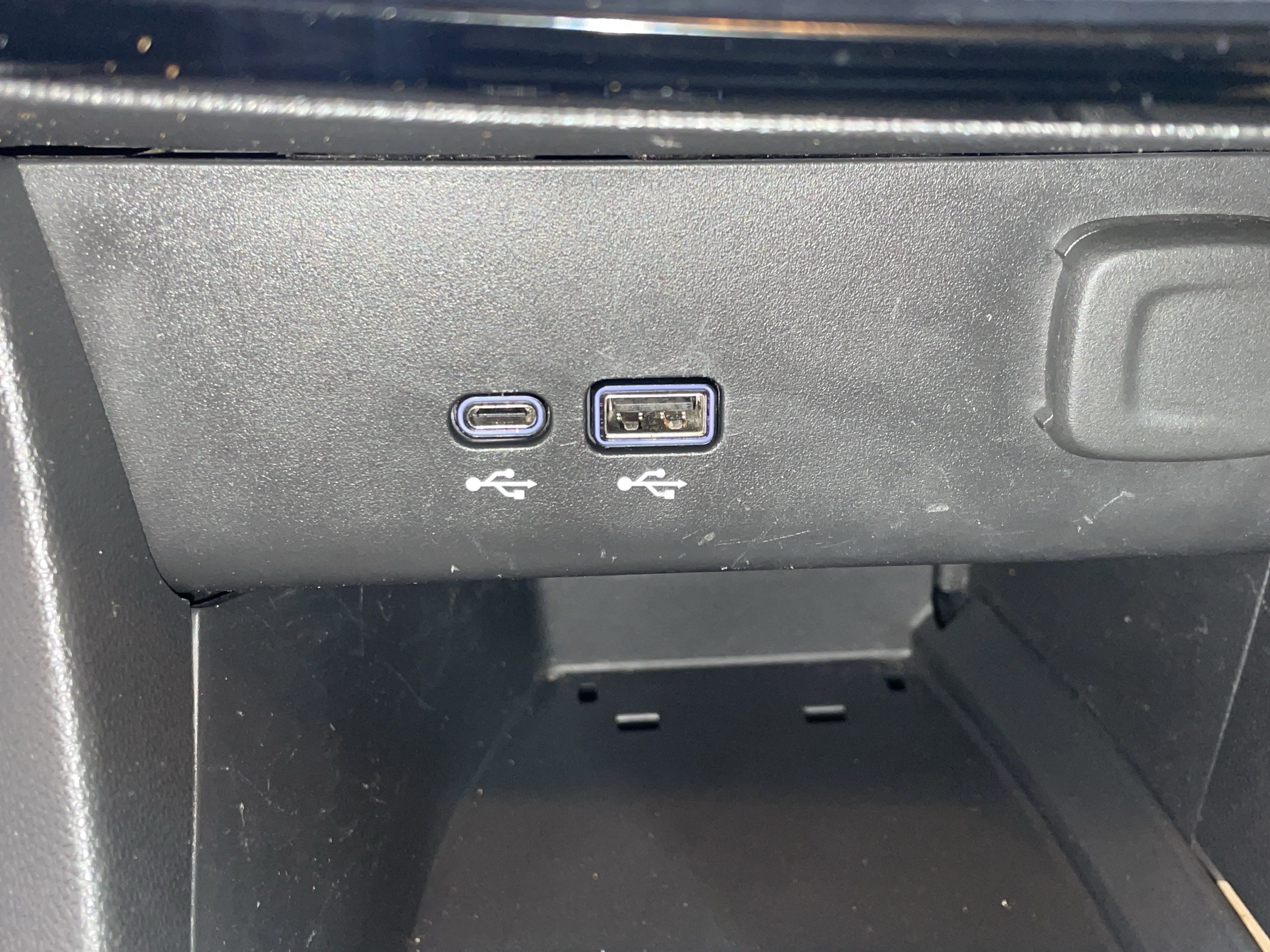 Used 2024 Buick Encore GX Sport Touring FWD image 28