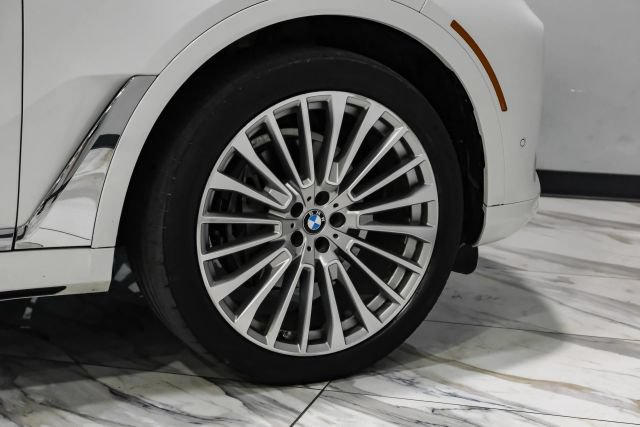 Used 2020 BMW X7 xDrive40i w/ Premium Package AWD/4WD image 52