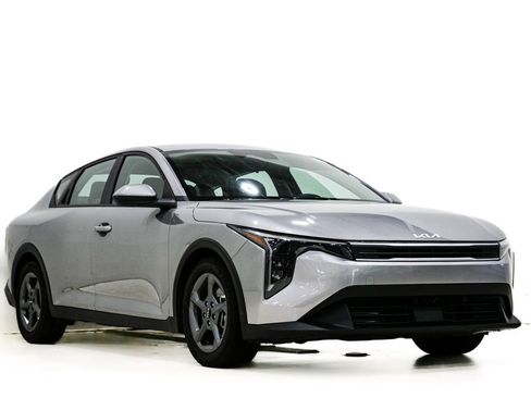 Used 2025 Kia K4 FWD image 1