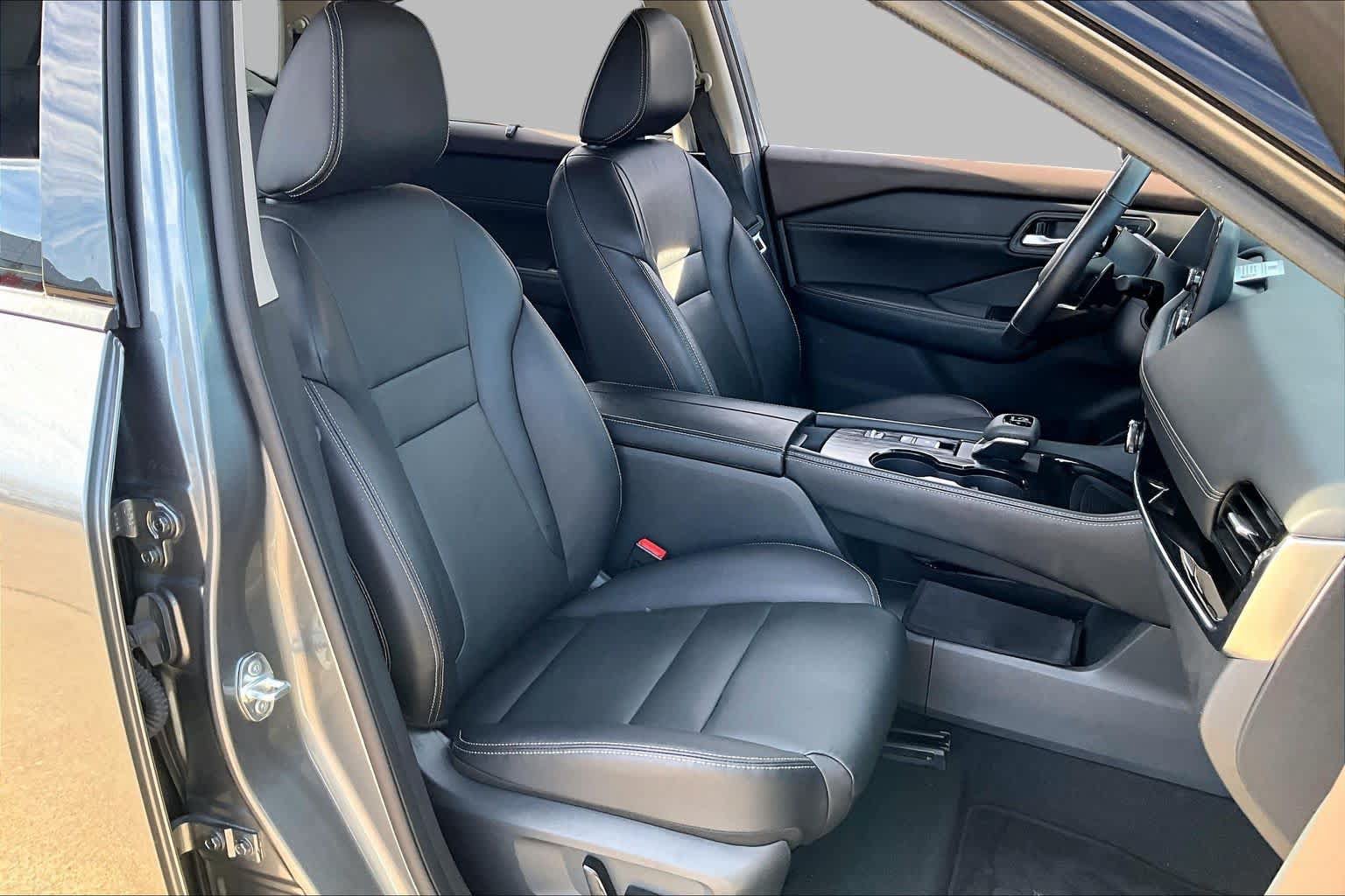 Certified 2023 Nissan Rogue SL w/ SL Premium Package FWD image 9