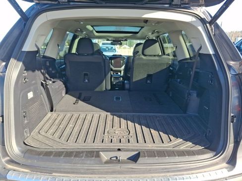 Used 2024 Subaru Ascent Touring image 8
