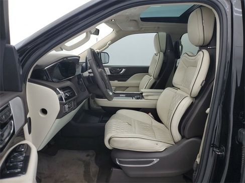 Used 2018 Lincoln Navigator Black Label image 18