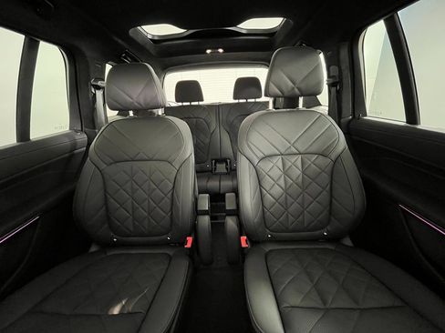 Certified 2024 BMW X7 xDrive40i w/ M Sport Package image 15