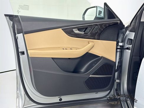 Used 2023 Audi Q8 Premium Plus w/ Premium Plus Package image 22