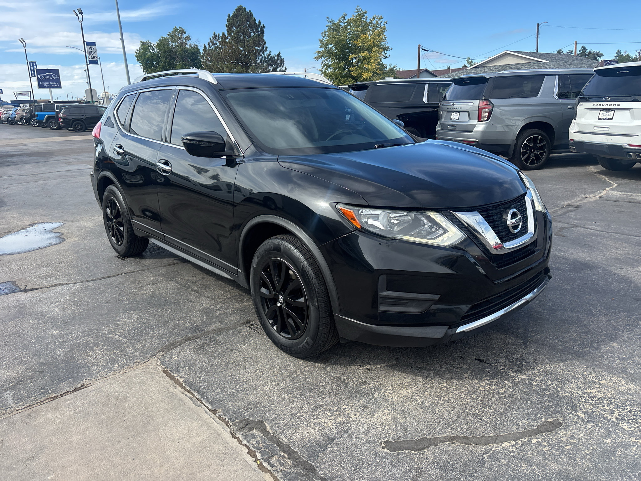 Used 2017 Nissan Rogue SV FWD image 4