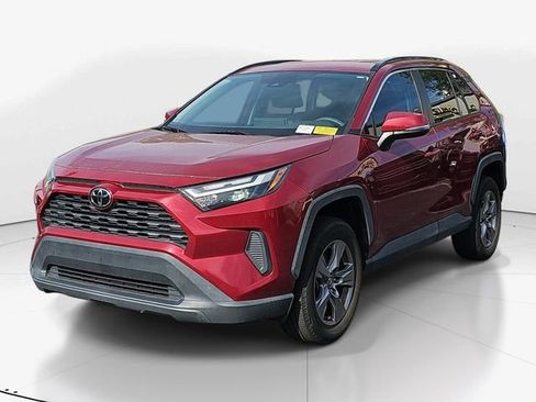 Used 2022 Toyota RAV4 XLE image 8