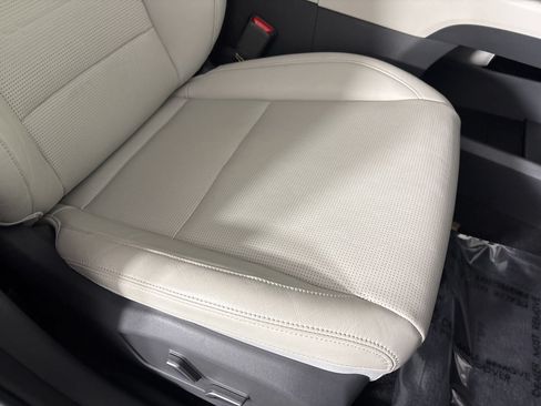 Used 2025 Hyundai Santa Fe Limited FWD image 30