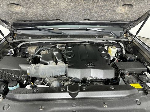 Certified 2022 Toyota 4Runner SR5 image 29