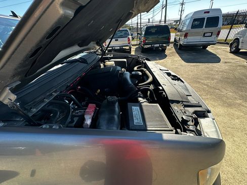 Used 2008 Chevrolet Avalanche LT w/ Convenience Package #1 image 22