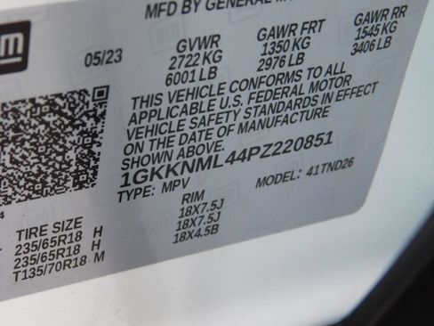 Used 2023 GMC Acadia SLT FWD image 28