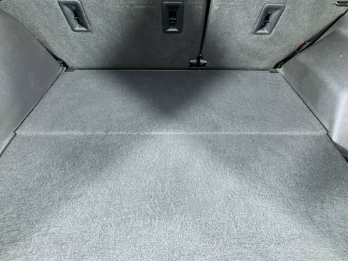 Used 2020 Chevrolet Equinox LT image 34