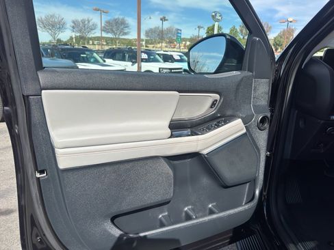 Used 2025 Ford Expedition Max Active image 8