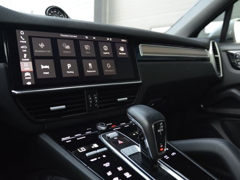 Certified 2021 Porsche Cayenne Coupe AWD/4WD image 20
