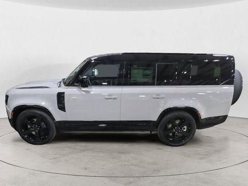 New 2026 Land Rover Defender 130 X-Dynamic SE AWD/4WD image 2