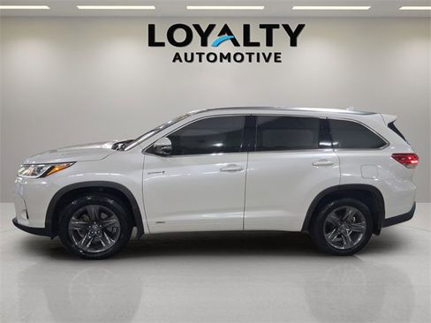 Used 2017 Toyota Highlander Limited image 2