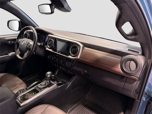 Certified 2019 Toyota Tacoma Limited image 25