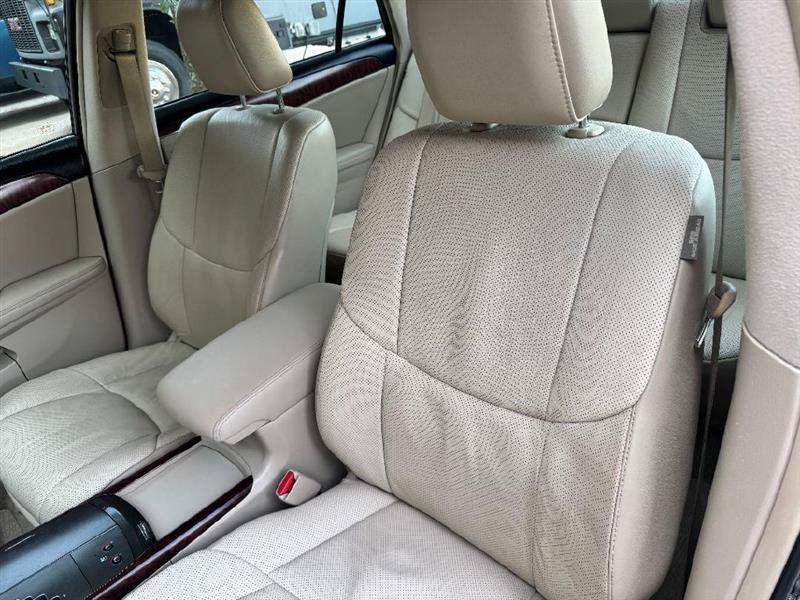 Used 2011 Toyota Avalon Limited FWD image 23