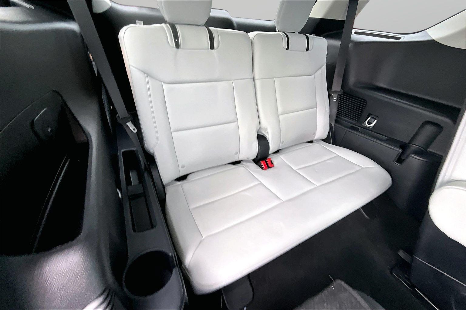 Used 2026 Ford Explorer Platinum w/ LUX Leather Package AWD/4WD image 18