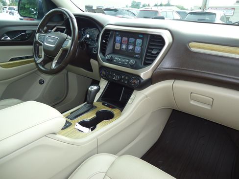 Used 2018 GMC Acadia Denali w/ Technology Package AWD/4WD image 31