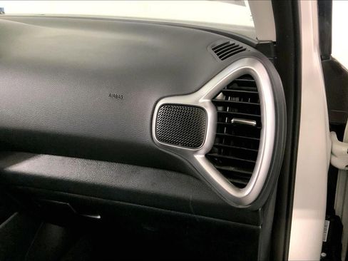 Certified 2025 Kia Soul LX FWD image 16