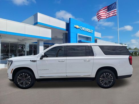 Used 2025 GMC Yukon XL Elevation image 7