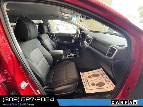 Used 2022 Kia Sportage LX image 5