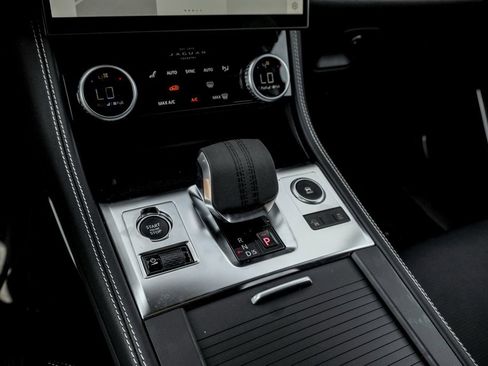 New 2026 Jaguar F-PACE R-Dynamic S image 15