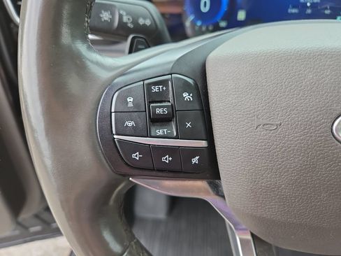 Used 2020 Ford Explorer Platinum w/ Premium Technology Package AWD/4WD image 19