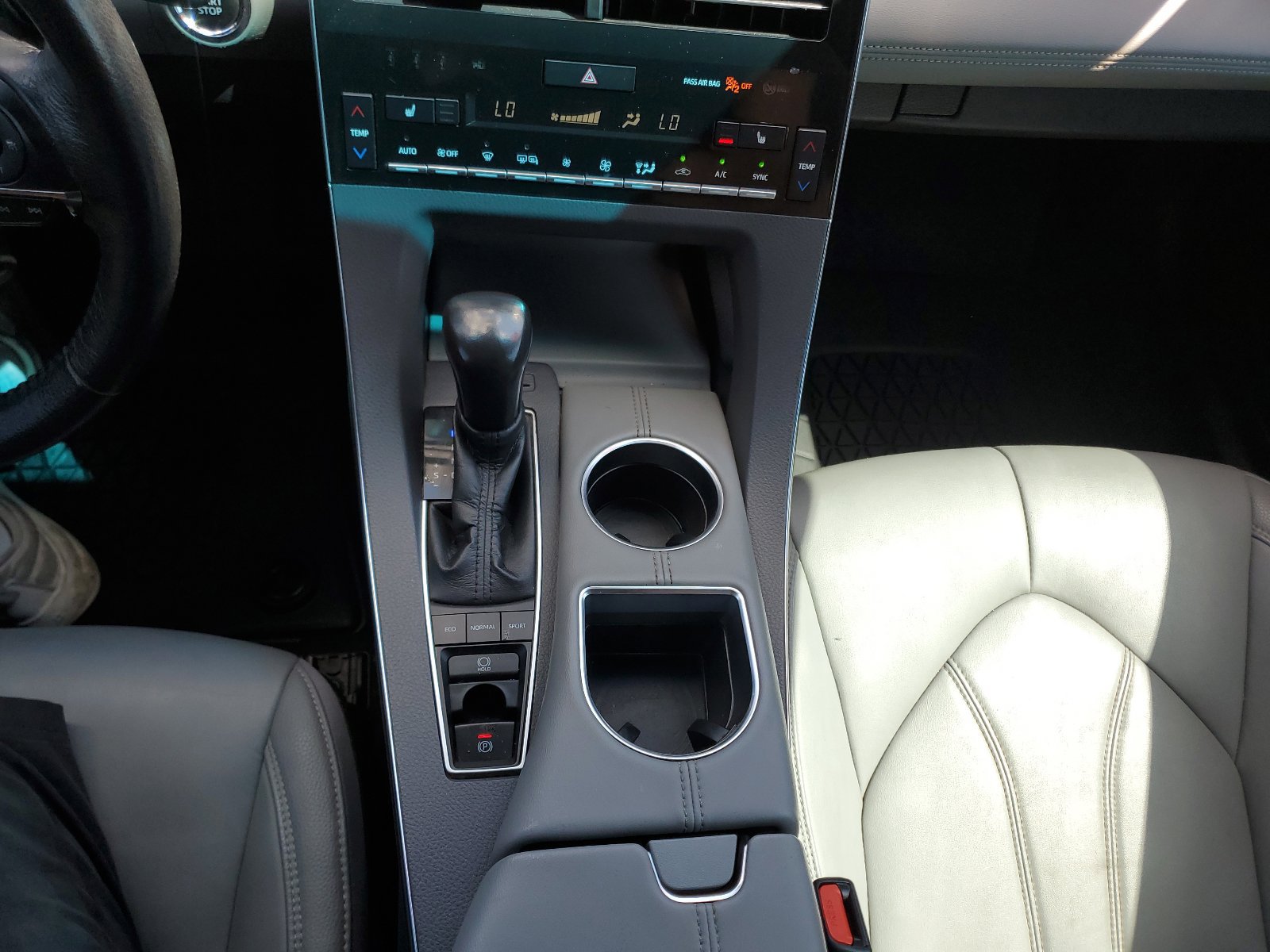 Used 2021 Toyota Avalon XLE FWD image 31