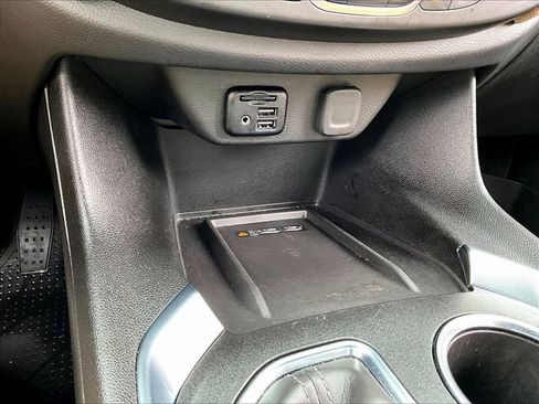 Used 2023 Chevrolet Traverse Premier image 28