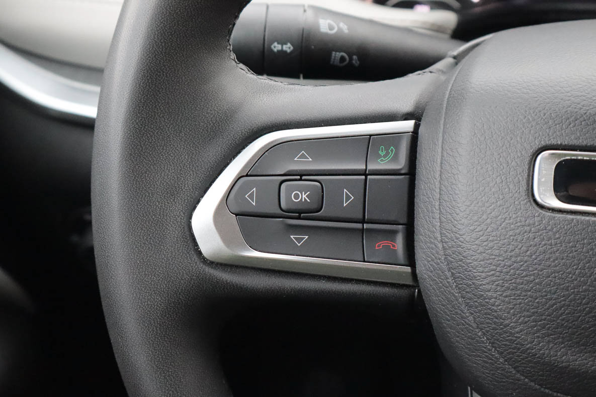 Used 2025 Jeep Compass Limited AWD/4WD image 23