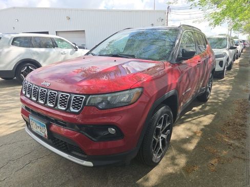 Used 2025 Jeep Compass Limited image 1
