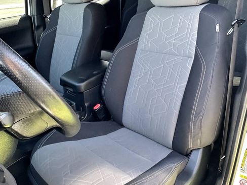 Used 2020 Toyota Tacoma TRD Off-Road w/ Technology Package AWD/4WD image 23