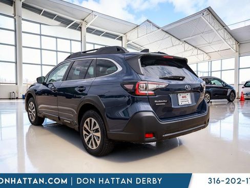 Used 2025 Subaru Outback Premium AWD/4WD image 27