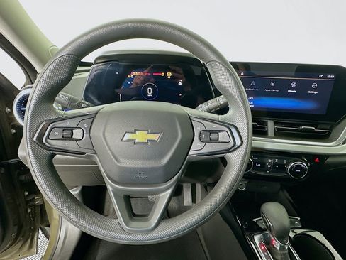 Used 2024 Chevrolet Trax LT image 11