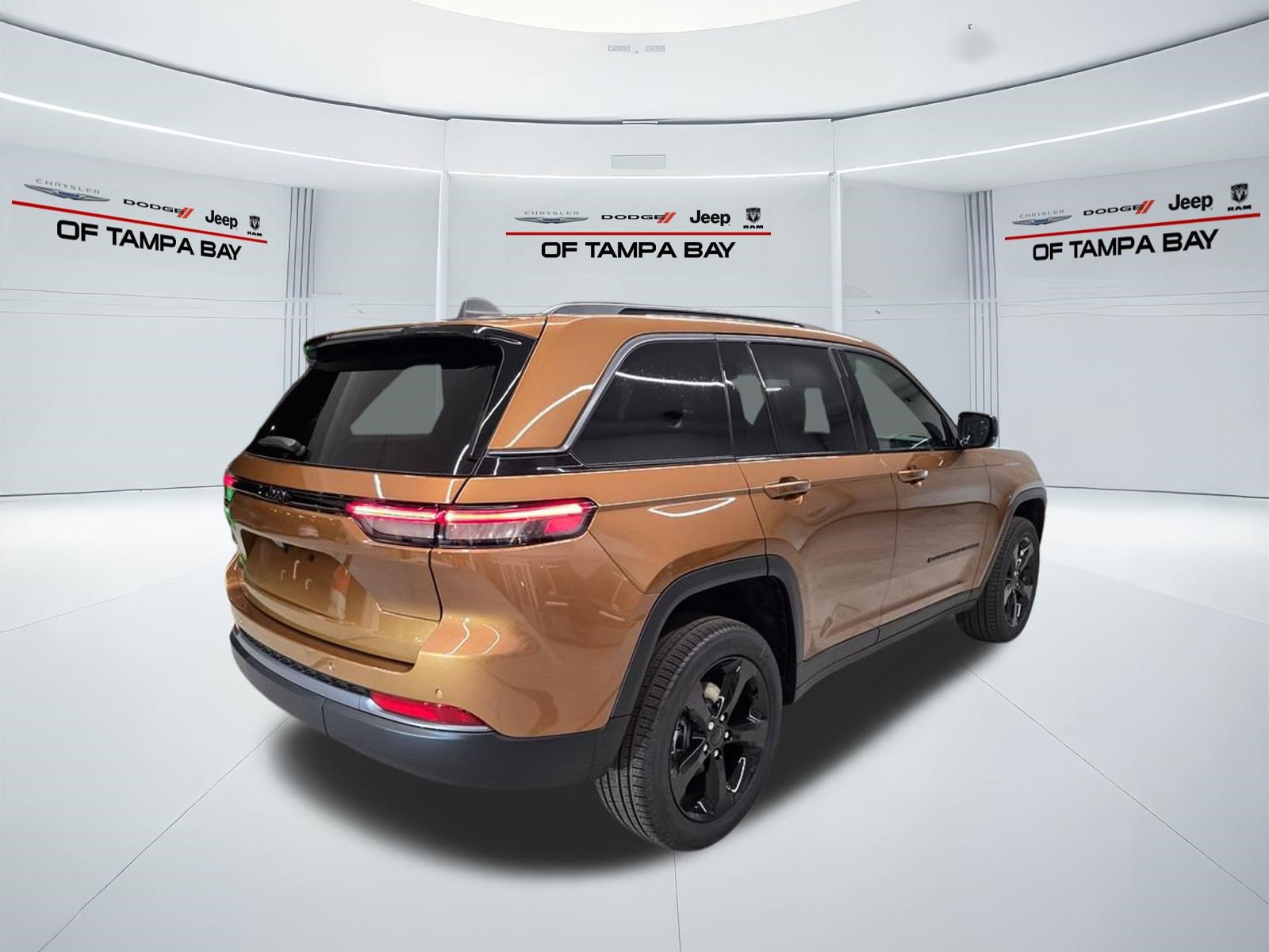 New 2026 Jeep Grand Cherokee Limited w/ Limited Altitude Package AWD/4WD image 6