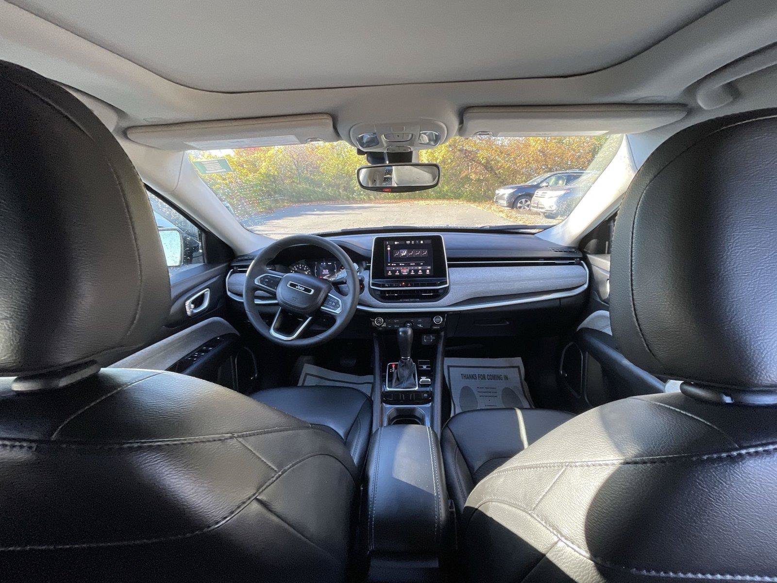 Used 2022 Jeep Compass Latitude w/ Sun and Sound Group AWD/4WD image 29